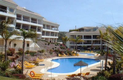2 Swimming Pools